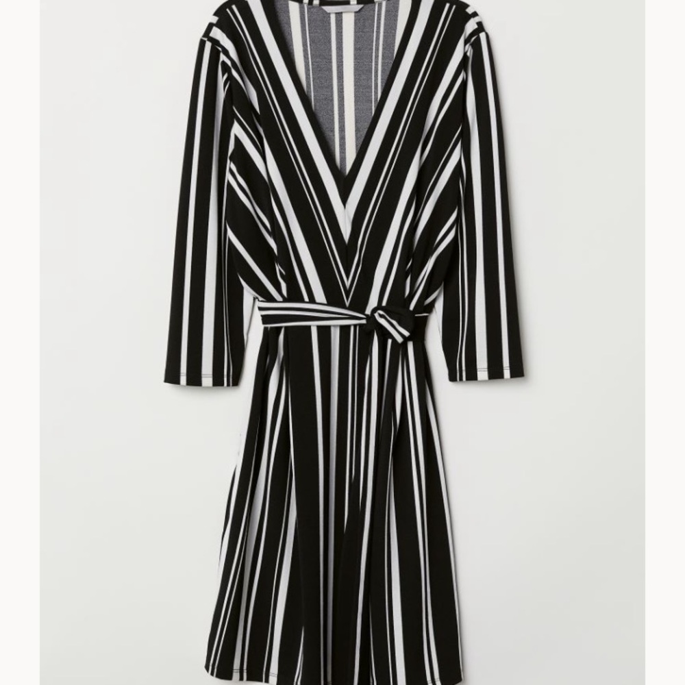 NWOT!  H&M Black and White Striped V-Neck Dress.  Size Medium